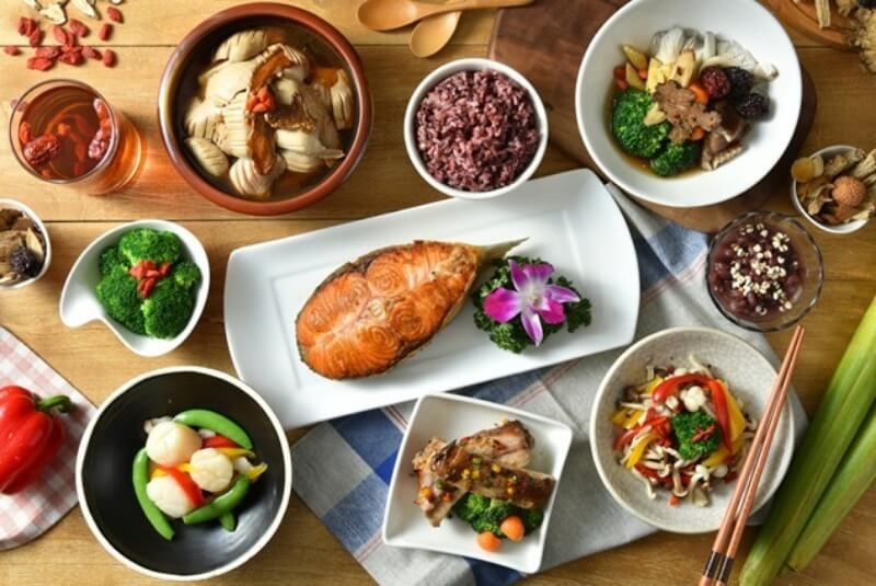 嚴選養生月子餐